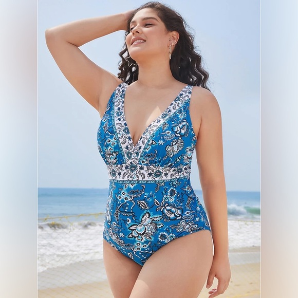 BloomChic Bandana Print Sculpt Waist Adjustable Straps One Piece Swimsuit Sz 26 - Picture 1 of 7